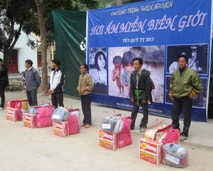 Bring warmth to Vietnam – Laos border