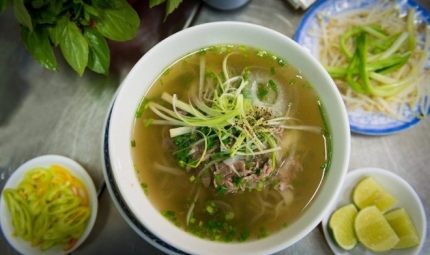 Vietnamese Pho leads the 10 top well-known noodles in the world