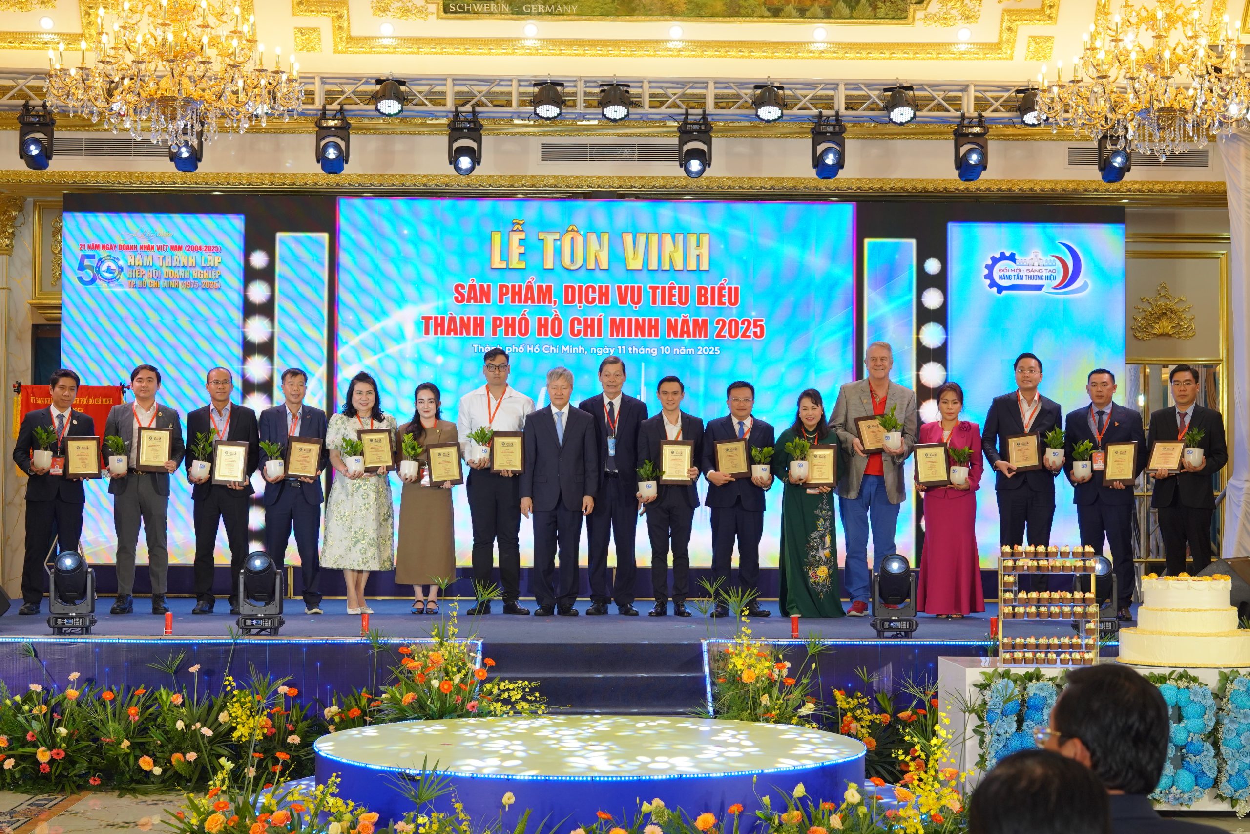 Acecook Việt Nam được vinh danh tại Giải thưởng “Sản phẩm – Dịch vụ Tiêu biểu TP. Hồ Chí Minh” năm 2025