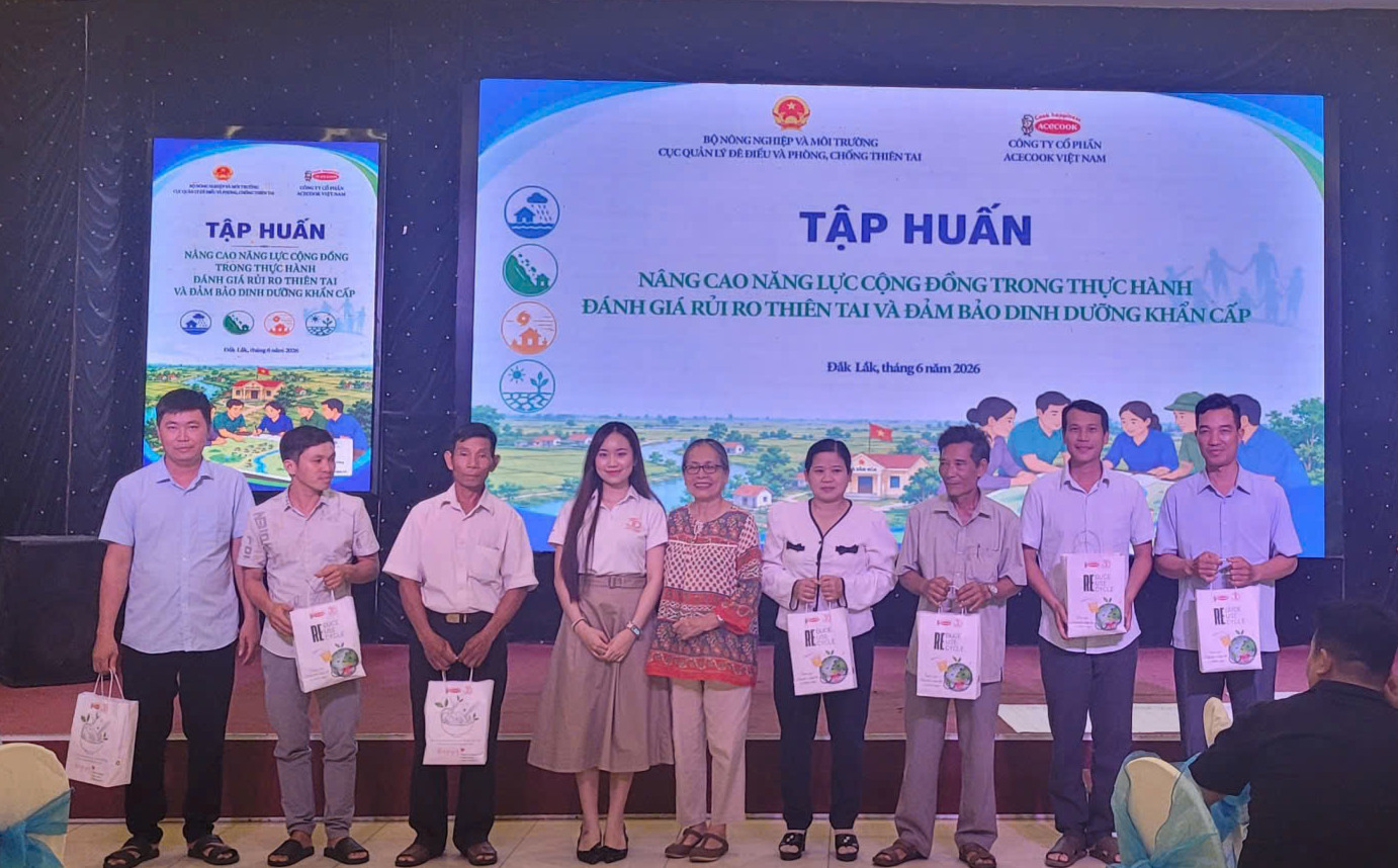 Acecook Việt Nam tiếp tục đồng hành nâng cao năng lực cộng đồng ứng phó thiên tai tại Đắk Lắk