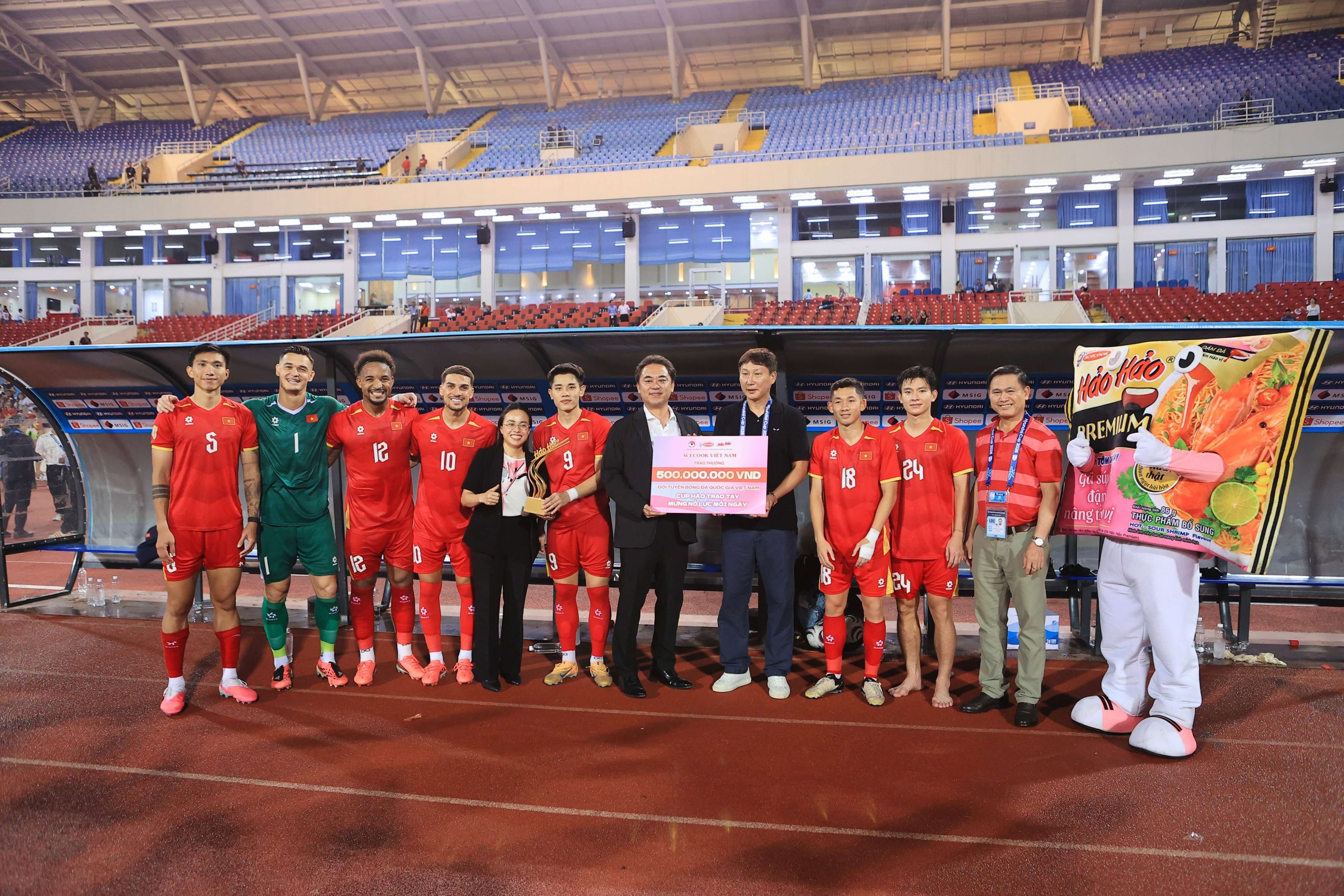Hảo Hảo thưởng nóng 500 triệu đồng cho Đội tuyển Việt Nam khi giành quyền vào chung kết Hyundai ASEAN Cup 2026